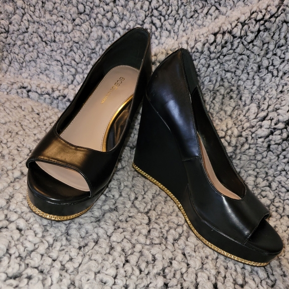 Gorgeous BCBGeneration wedge heels - Picture 2 of 7